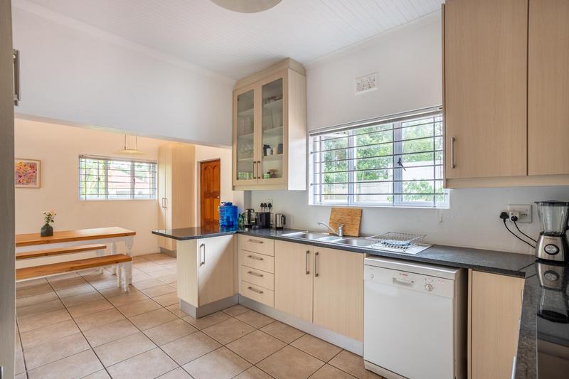 To Let 3 Bedroom Property for Rent in Pinelands Western Cape